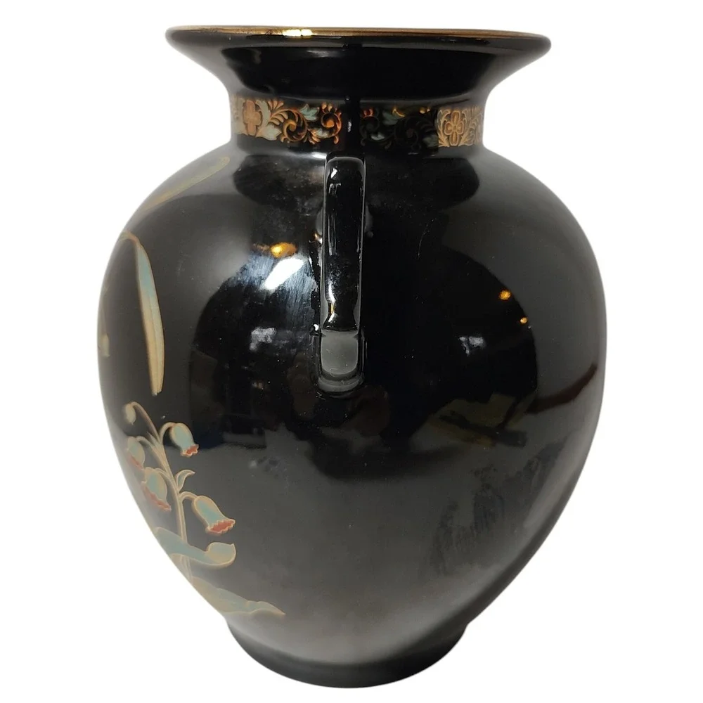 Vintage‎ Japanese Porcelain Ginger Jar Urn Vase Eight Inches Tall Black Floral